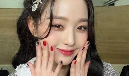 张元英最新爆料图片高清,时尚魅力尽显，青春活力四溢